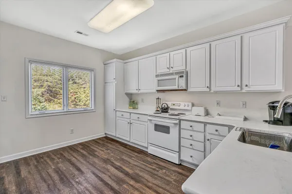 $399,950 | 1055 Mariners Way, Unit 13, Huddleston, VA 24104