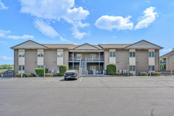 $399,950 | 1055 Mariners Way, Unit 13, Huddleston, VA 24104