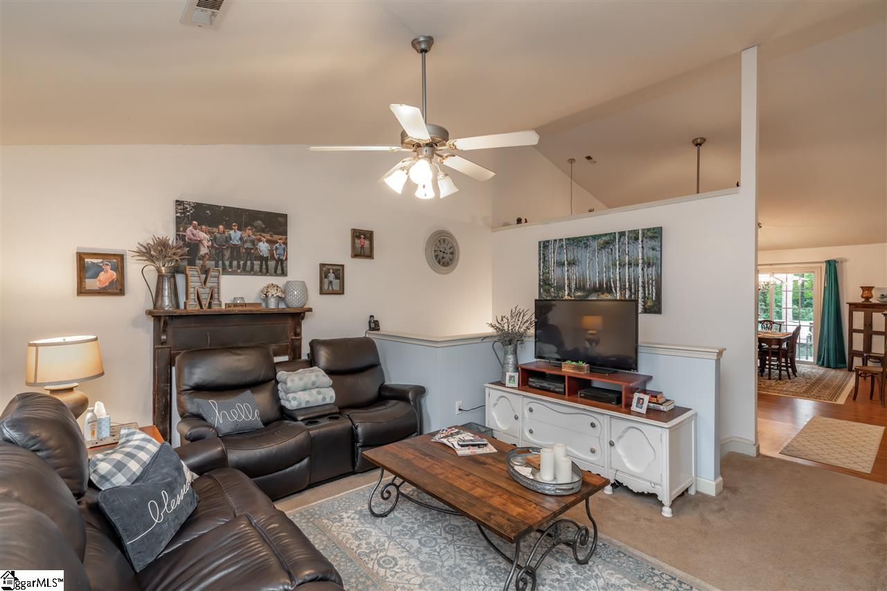 198 Longview Terrace Easley, SC 29642 - Photo 3 of 35 Gallery Image 3