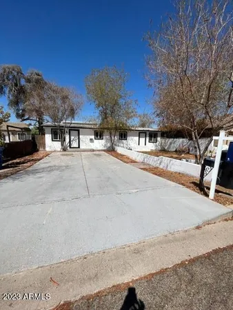 $1,500 | 812 South Greenleaf Lane, Avondale, AZ 85323