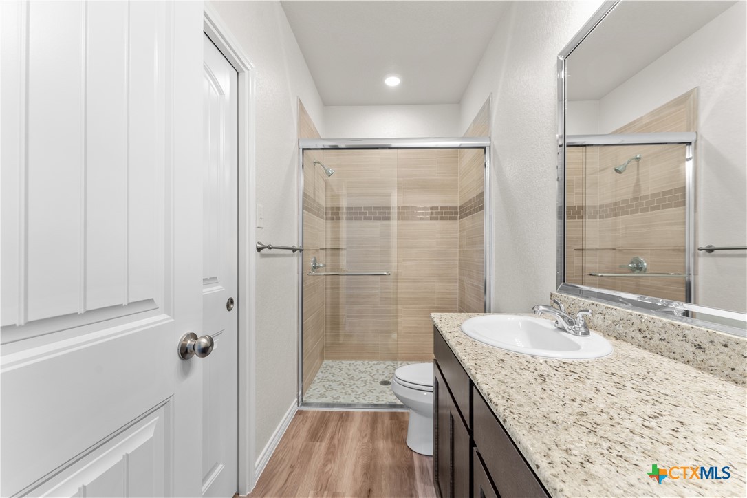 1114 Zora Drive Temple, TX 76504 - Photo 27 of 29 Unit B Primary Bath