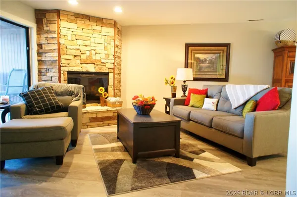 $274,000 | 5940 Baydy Peak Road, Unit 112, Osage Beach, MO 65065
