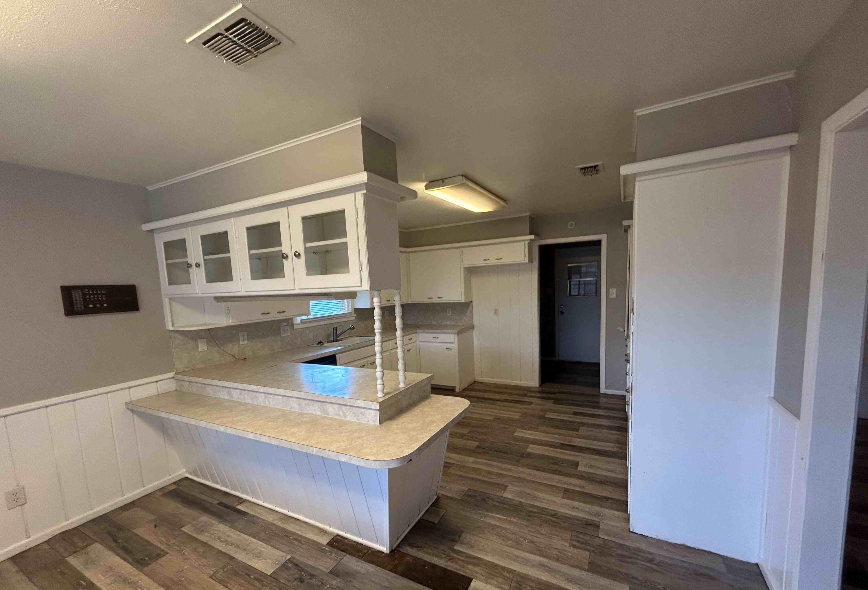 4717 27th Street Lubbock, TX 79410 - Photo 4 of 18 IMG_8575