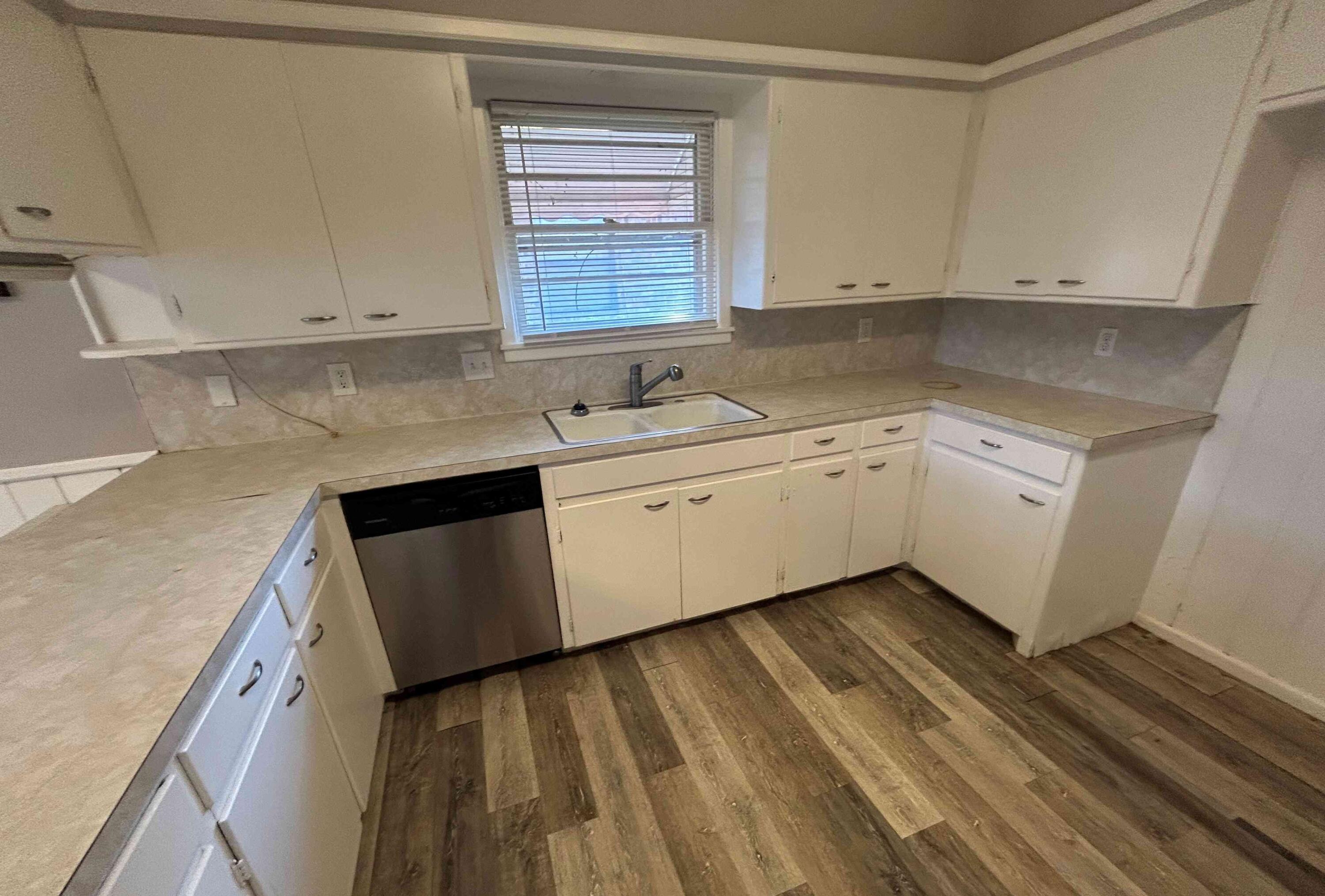 4717 27th Street Lubbock, TX 79410 - Photo 5 of 18 IMG_8576