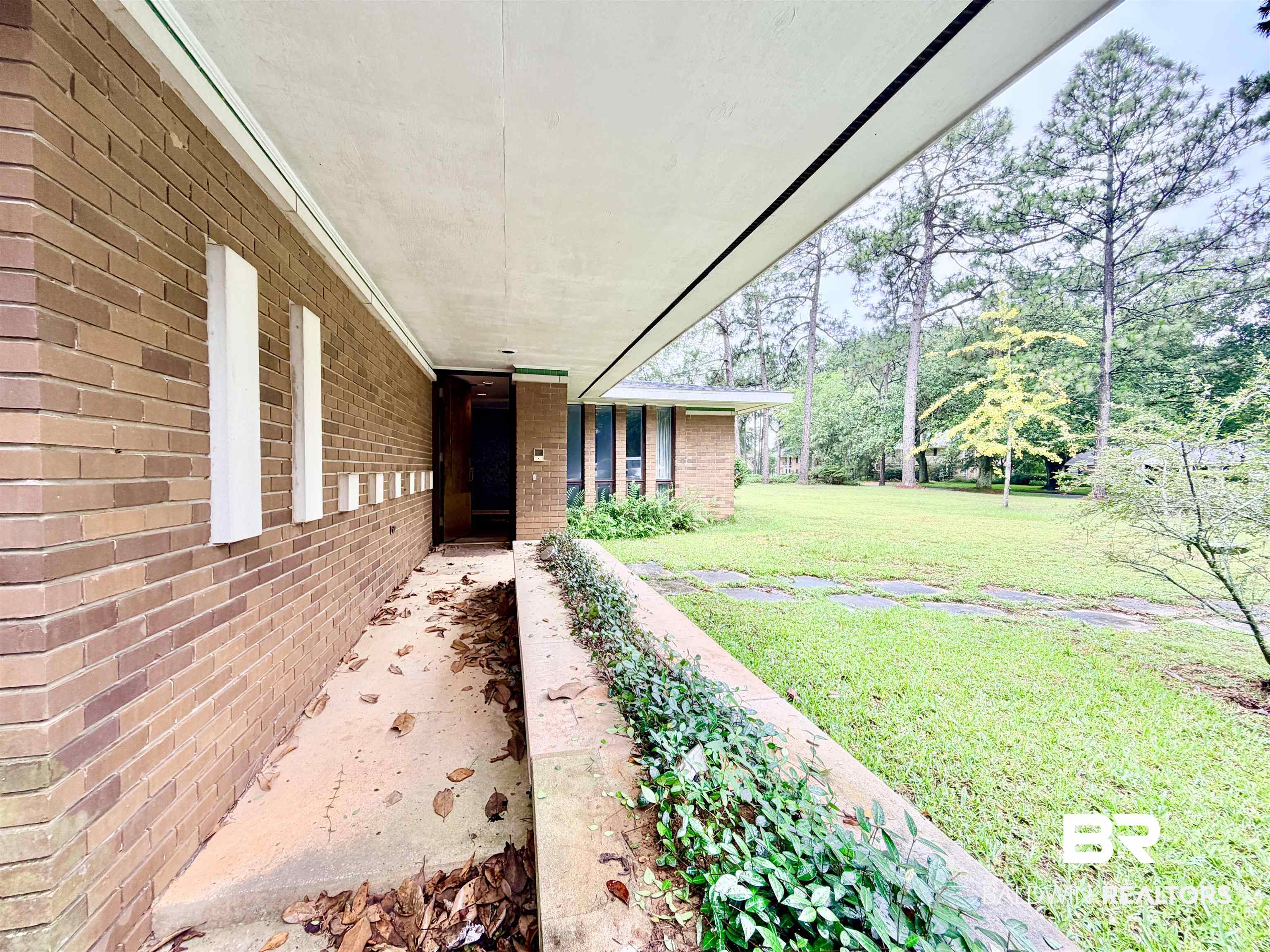 605 East Cumberland Road Mobile, AL 36608 - Photo 6 of 87