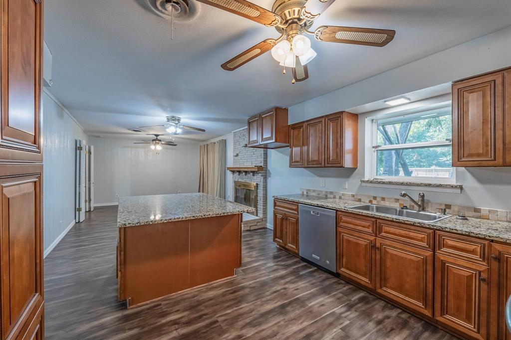 310 South Grove Road Richardson, TX 75081 - Photo 6 of 33