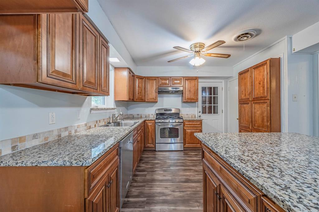 310 South Grove Road Richardson, TX 75081 - Photo 7 of 33