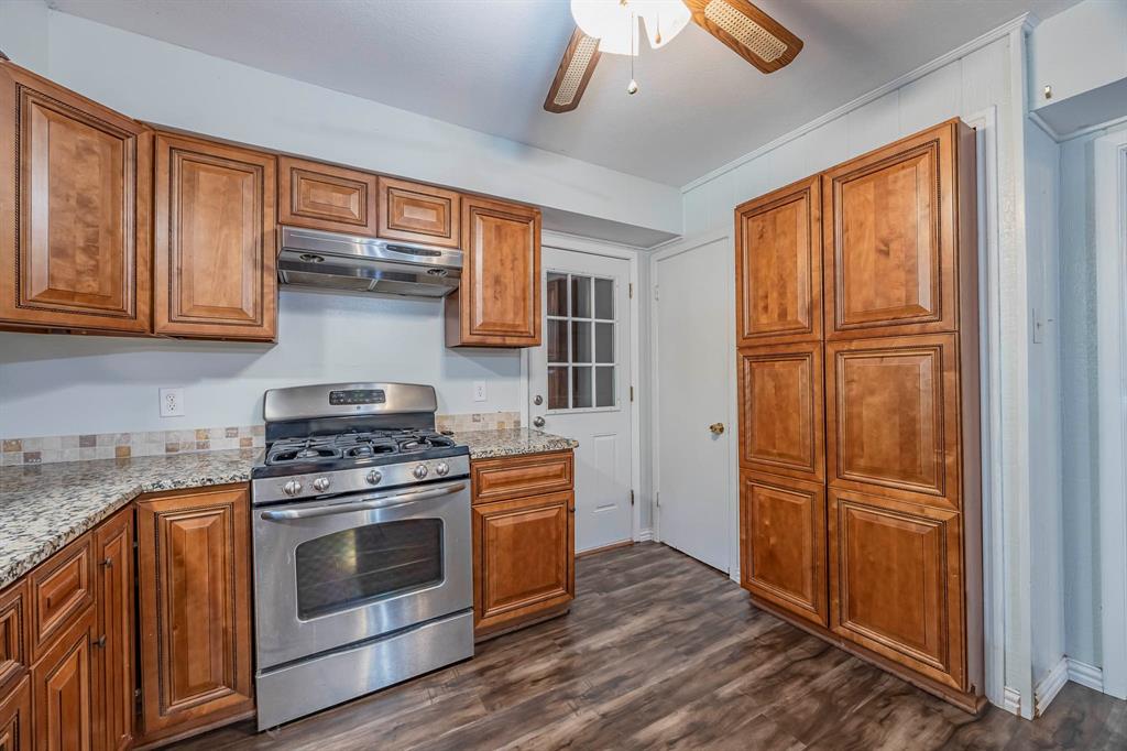 310 South Grove Road Richardson, TX 75081 - Photo 8 of 33