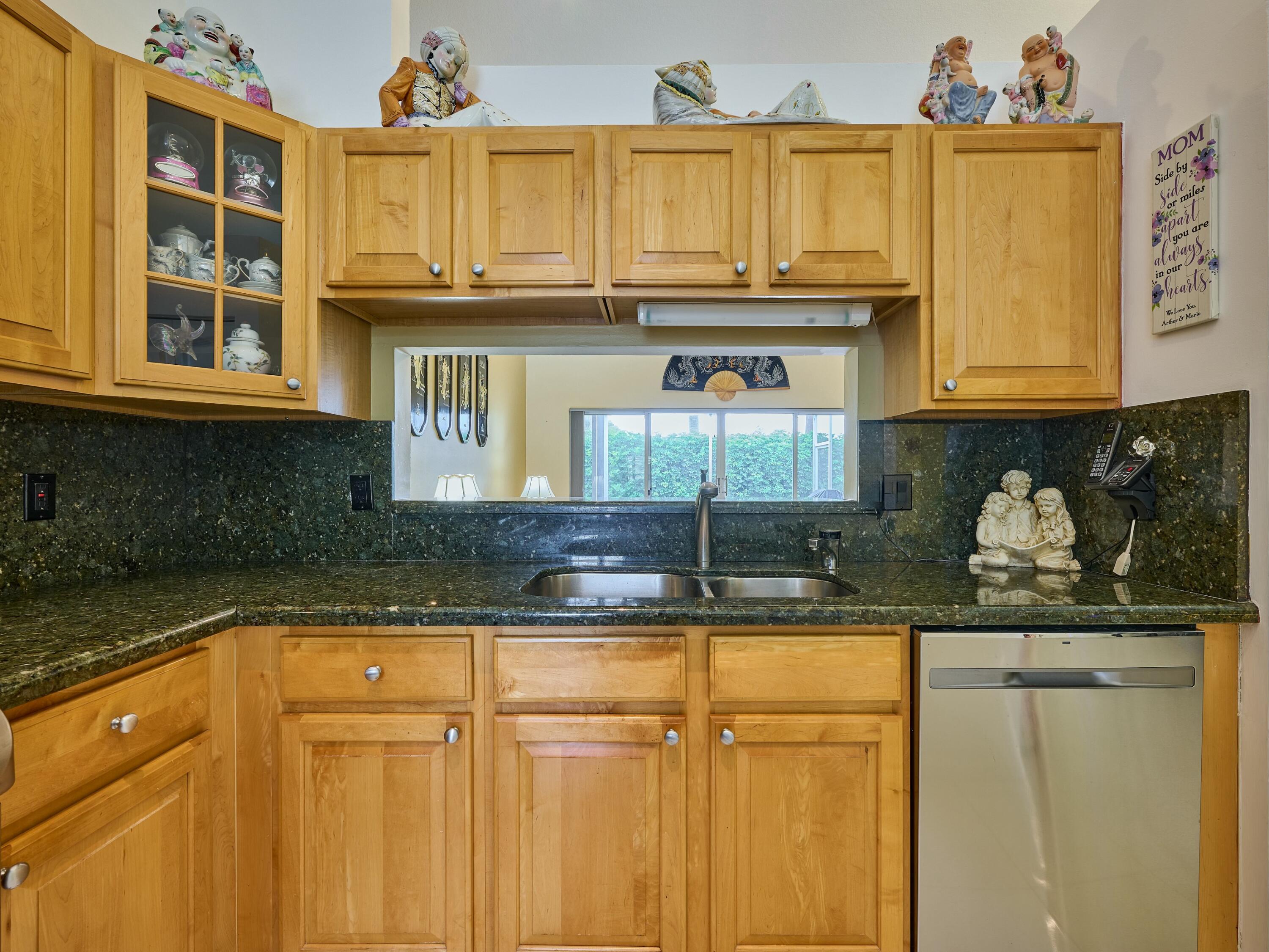 8421 Vía Serena Boca Raton, FL 33433 - Photo 18 of 46 Kitchen