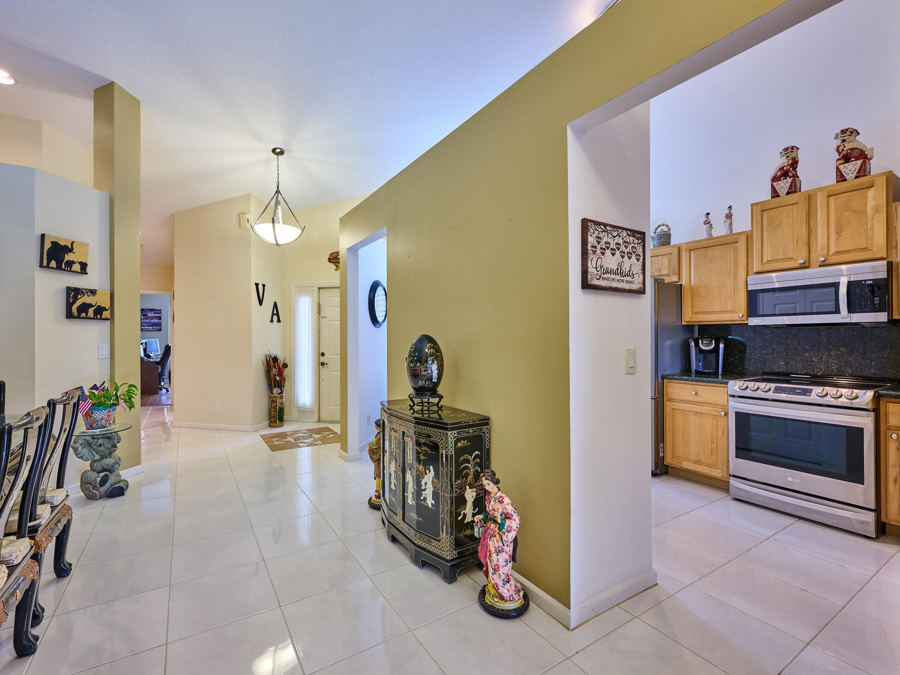 8421 Vía Serena Boca Raton, FL 33433 - Photo 20 of 46 Common Area