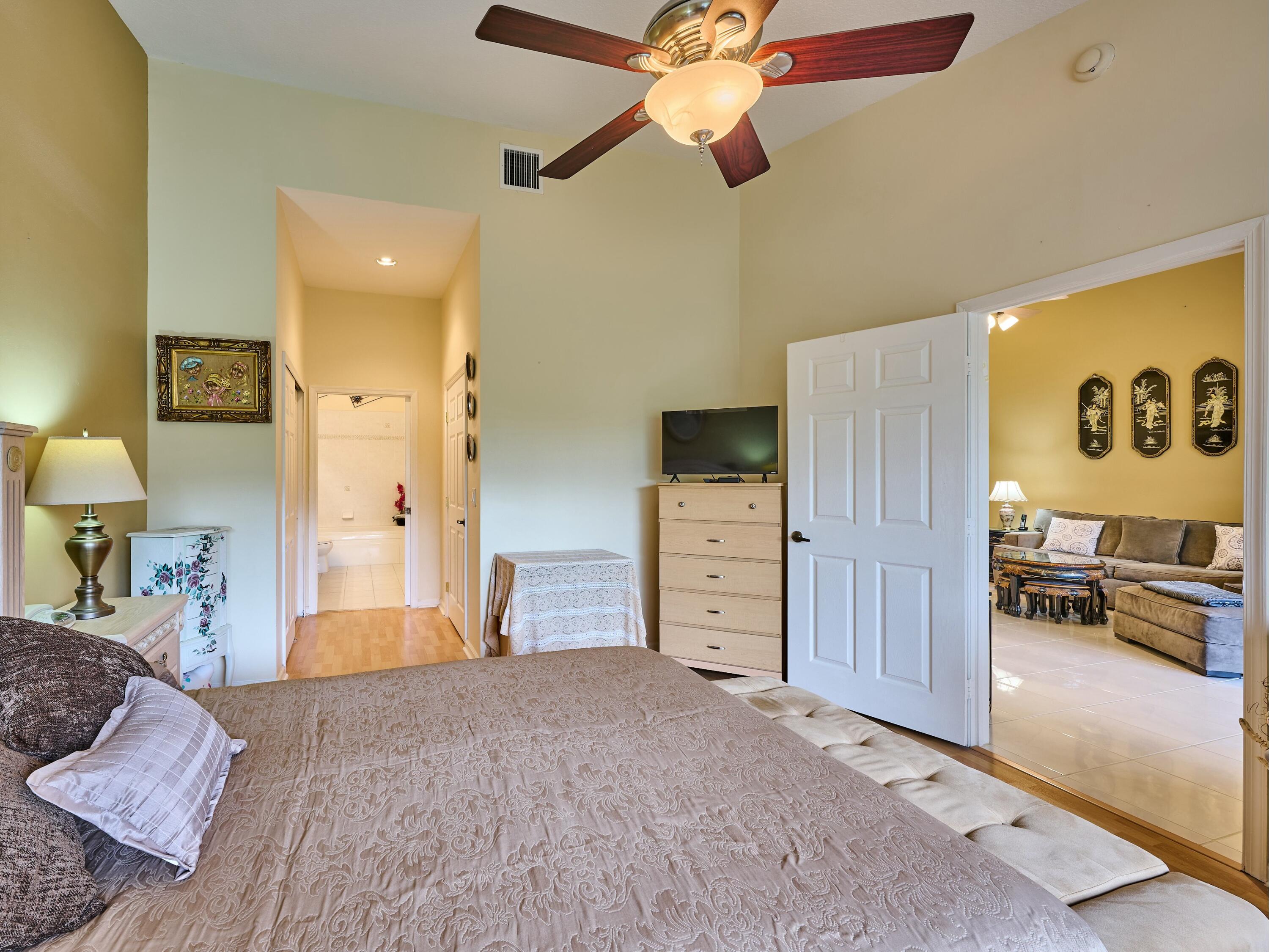 8421 Vía Serena Boca Raton, FL 33433 - Photo 30 of 46 Primary Bedroom