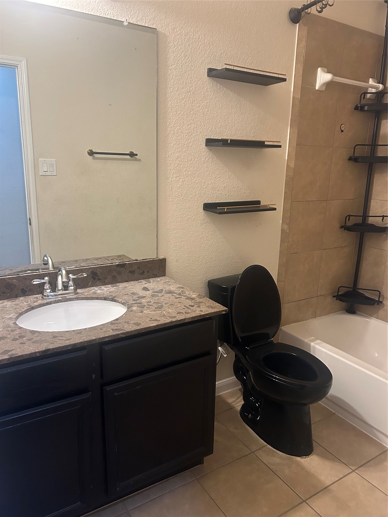 8407 Broadleaf Avenue Baytown, TX 77521 - Photo 23 of 24 Secondary Bathroom - Pic 1
