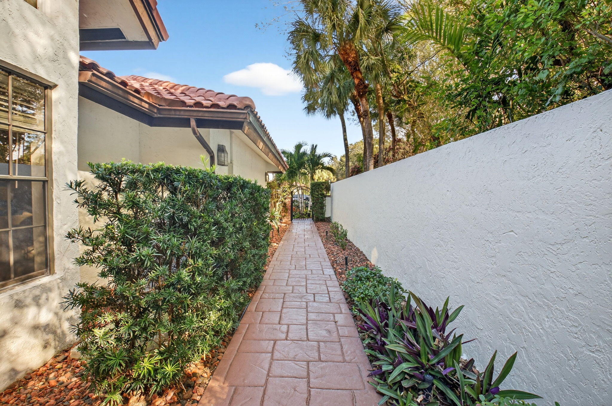 21921 Town Pl Drive Boca Raton, FL 33433 - Photo 5 of 64 GATED COURTYARD ENTRY