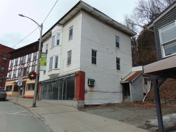 $200,000 | 166 Eastern Avenue, St. Johnsbury, VT 05819