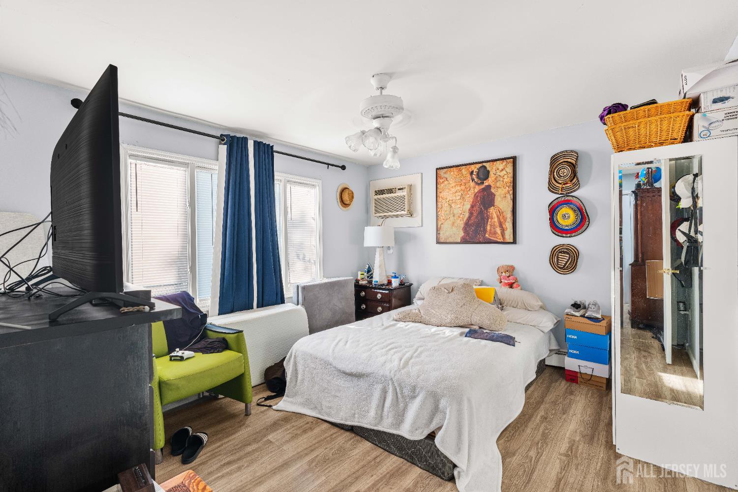 651 Fairview Avenue Piscataway, NJ 08854 - Photo 13 of 45 a bedroom with bed and a window