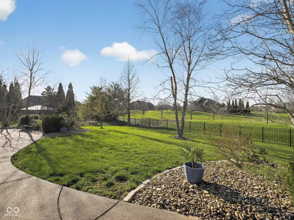 $849,900 | 5688 Victoria Bluffs Drive, Newburgh, IN 47630