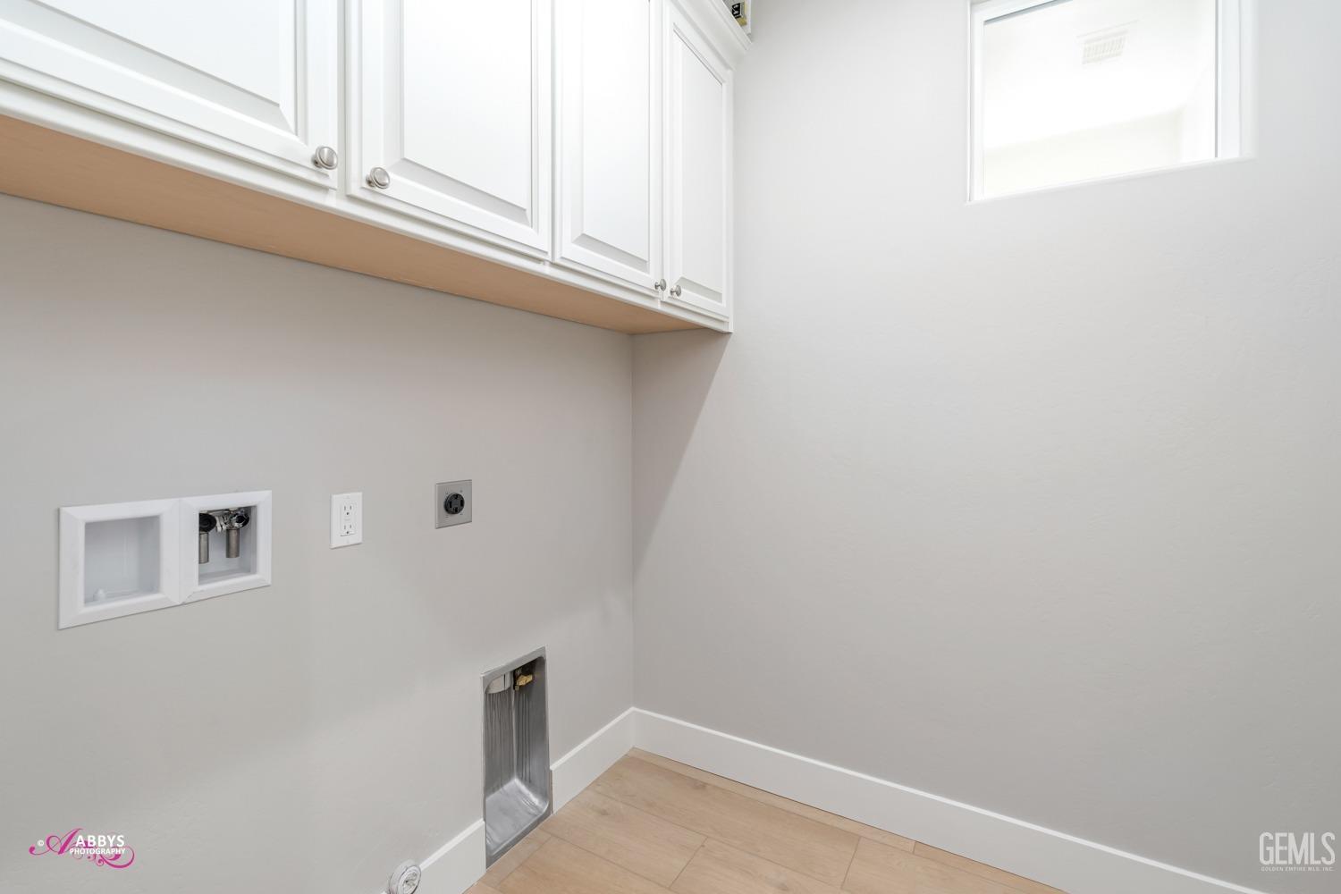 Undisclosed Address Bakersfield, CA 93306 - Photo 28 of 51 a view of a small space