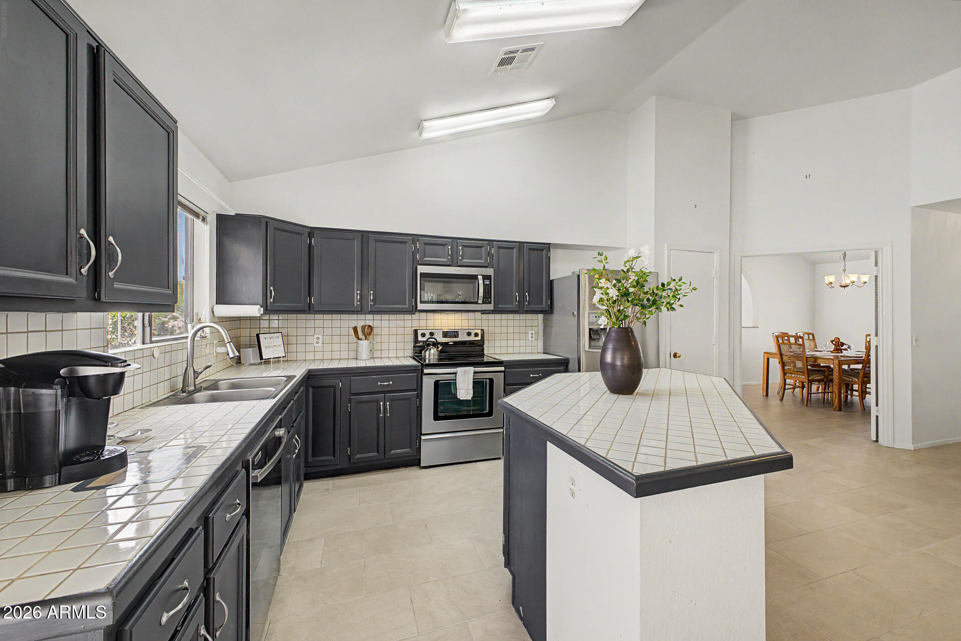 1238 East Mineral Road Gilbert, AZ 85234 - Photo 17 of 48 Electric stove