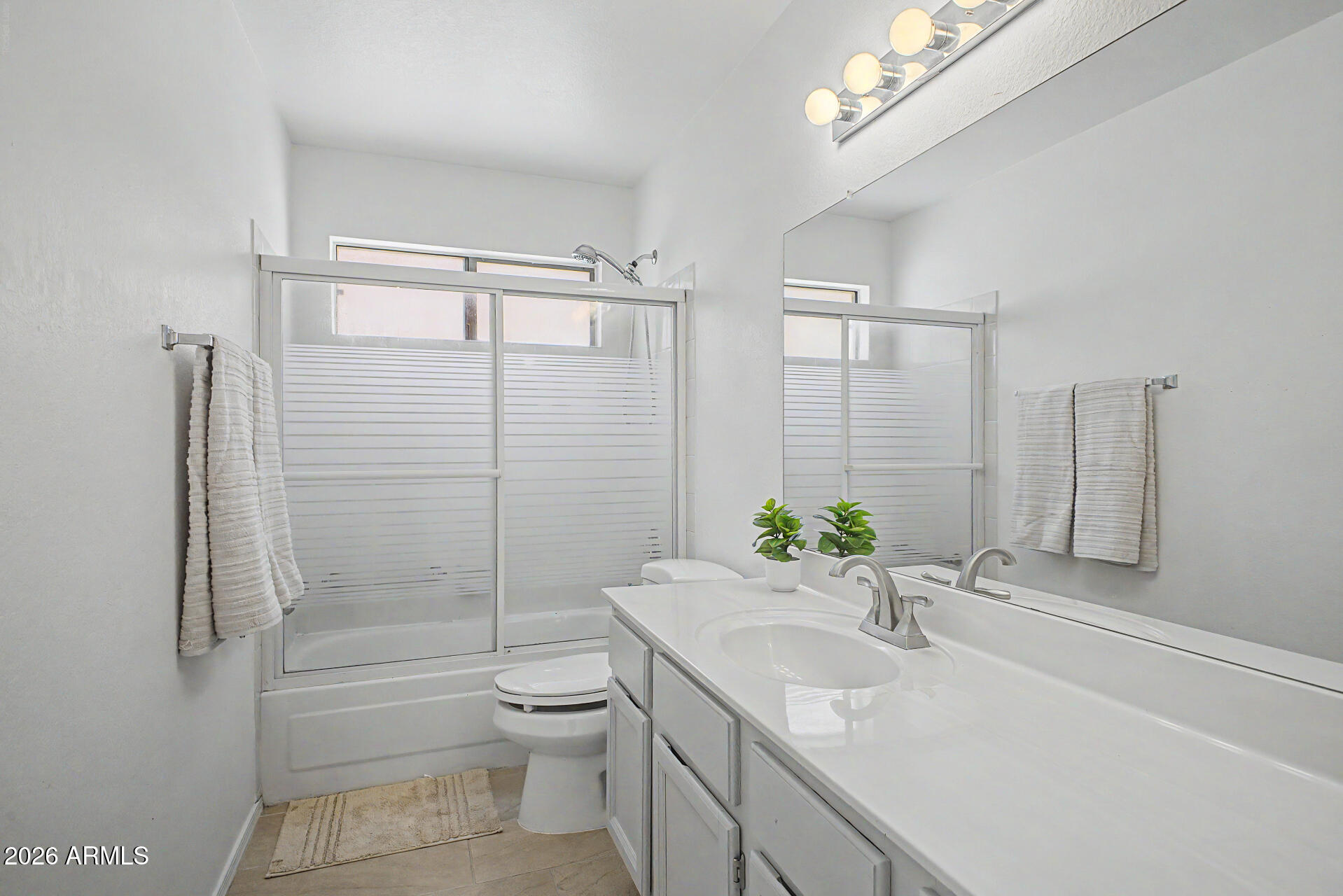 1238 East Mineral Road Gilbert, AZ 85234 - Photo 32 of 48 Bath #2