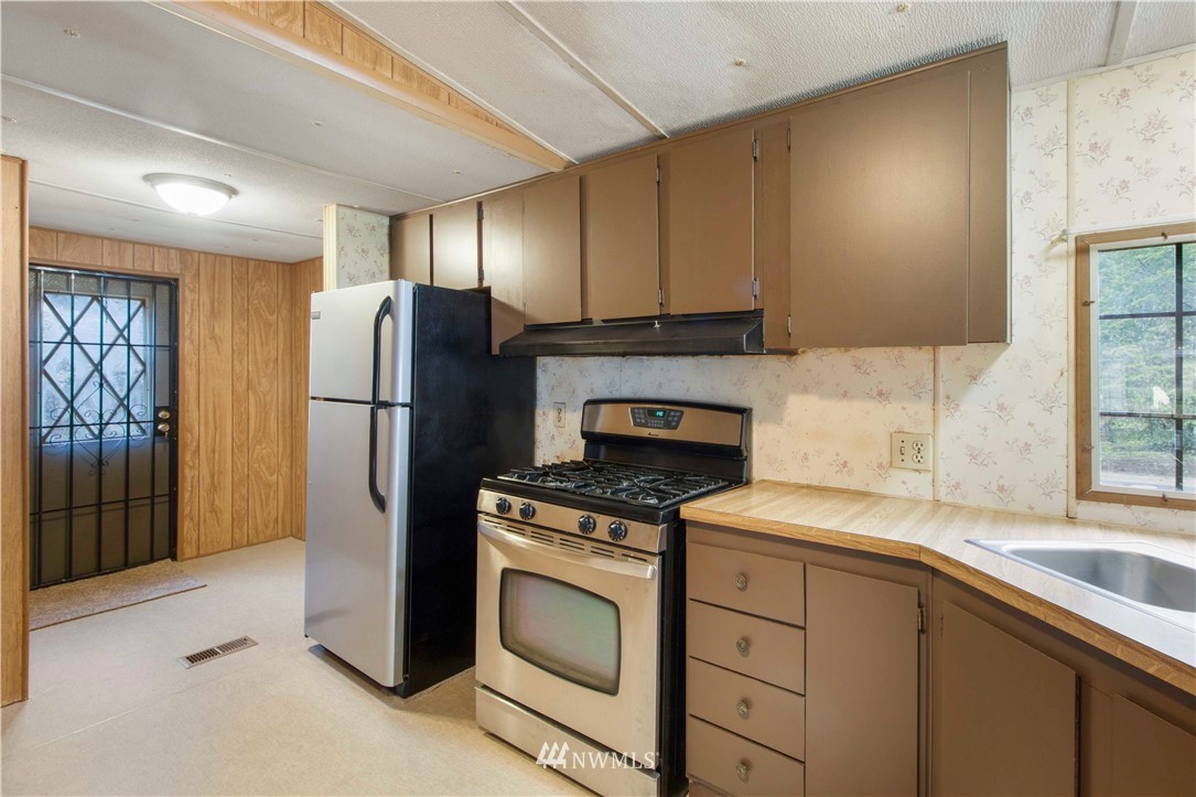 33512 Locke Road Roy, WA 98580 - Photo 7 of 26 Gallery Image 7