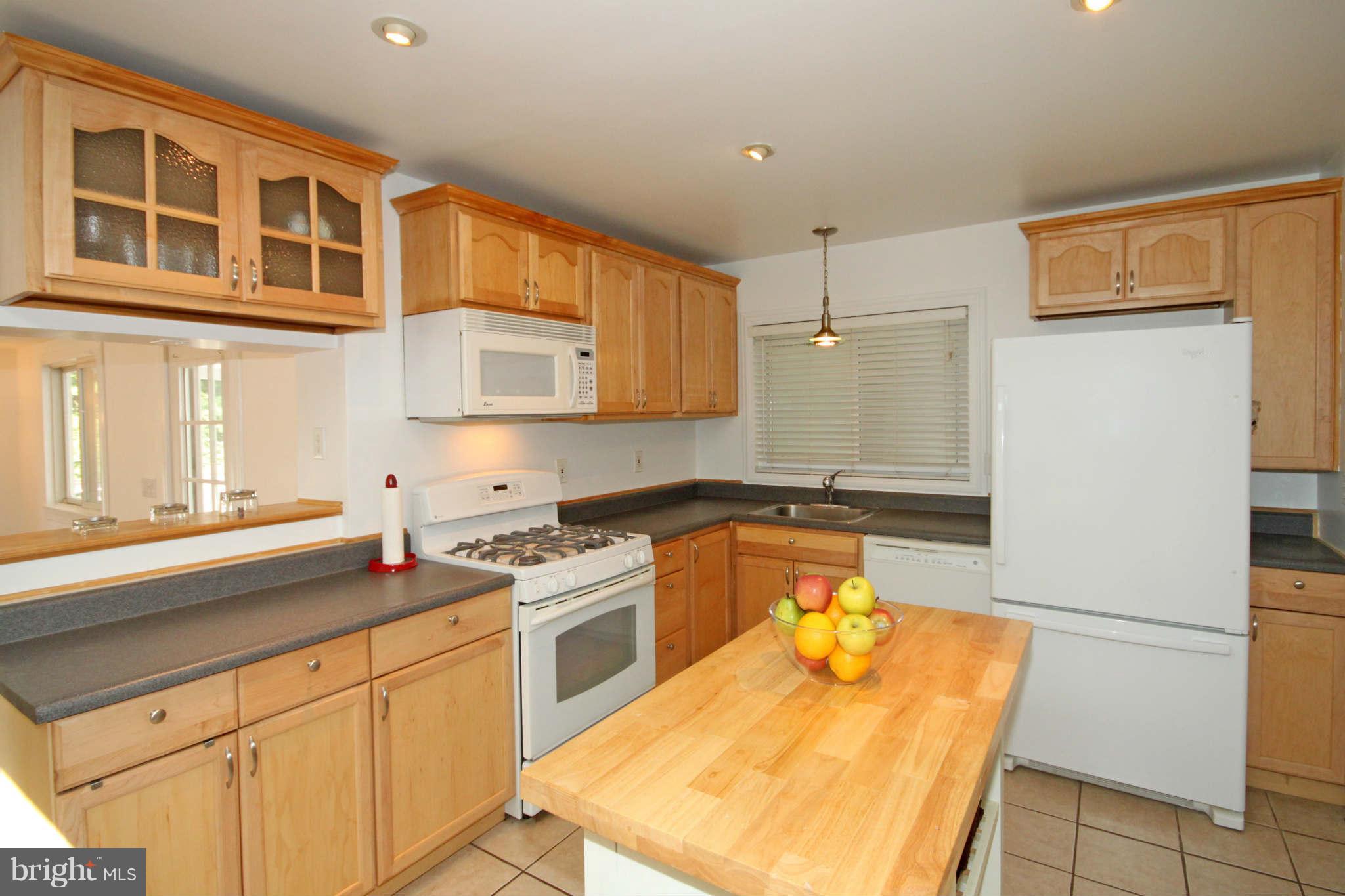 7305 Gary Street Springfield, VA 22150 - Photo 12 of 30 Kitchen
