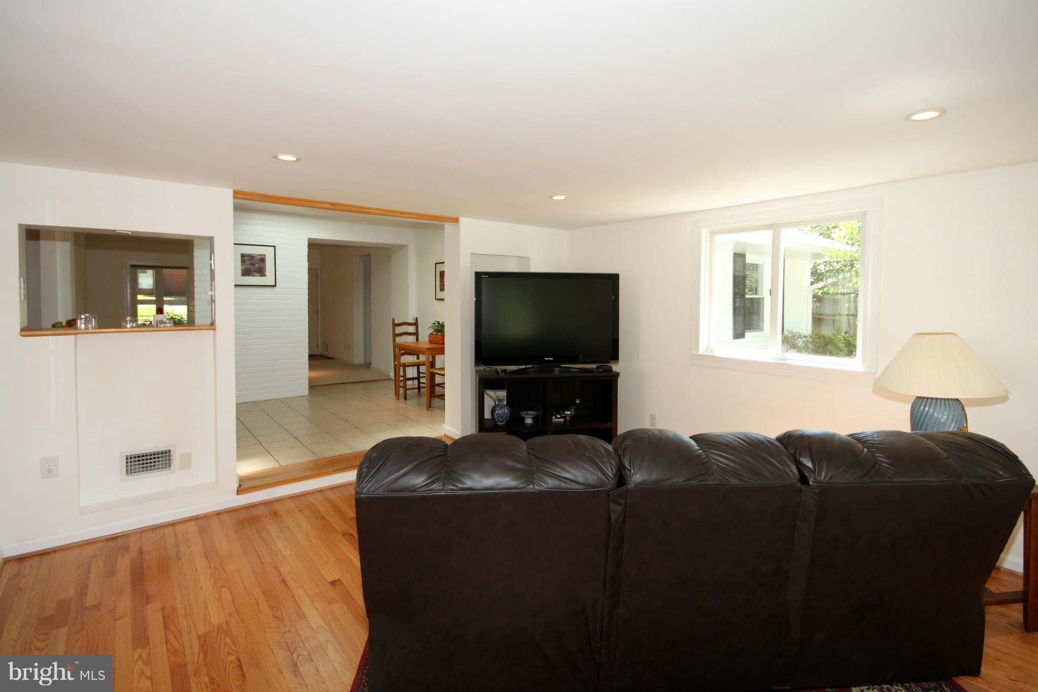 7305 Gary Street Springfield, VA 22150 - Photo 15 of 30 Family Room