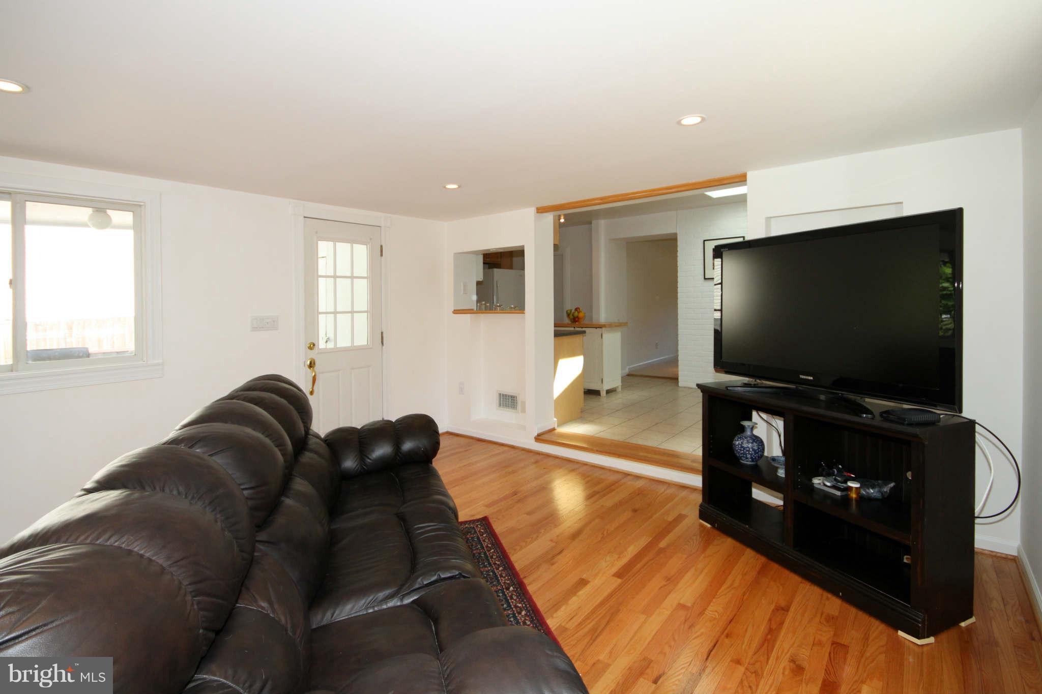 7305 Gary Street Springfield, VA 22150 - Photo 16 of 30 Family Room