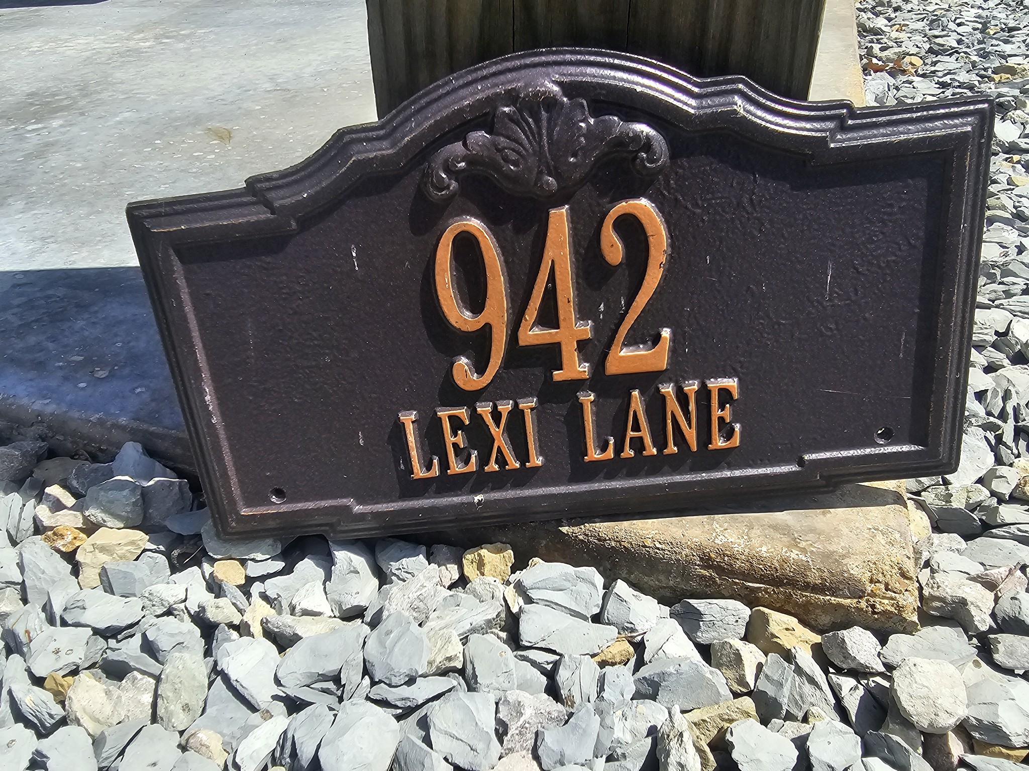 942 Lexi Lane Clifton, TN 38425 - Photo 11 of 33 a front view of a house