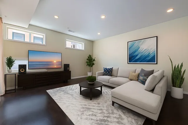 $299,900 | 915 South Oak Park Avenue, Unit 1B, Oak Park, IL 60304