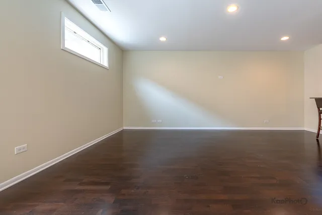 $299,900 | 915 South Oak Park Avenue, Unit 1B, Oak Park, IL 60304