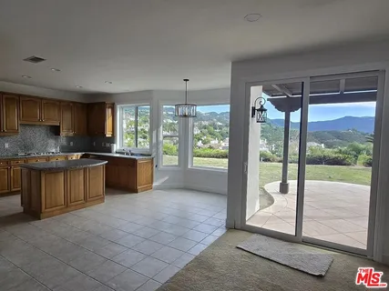 $9,750 | 24932 Normans Way, Calabasas, CA 91302