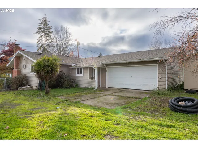 $199,000 | 301 Northwest Midway Street, Winston, OR 97496