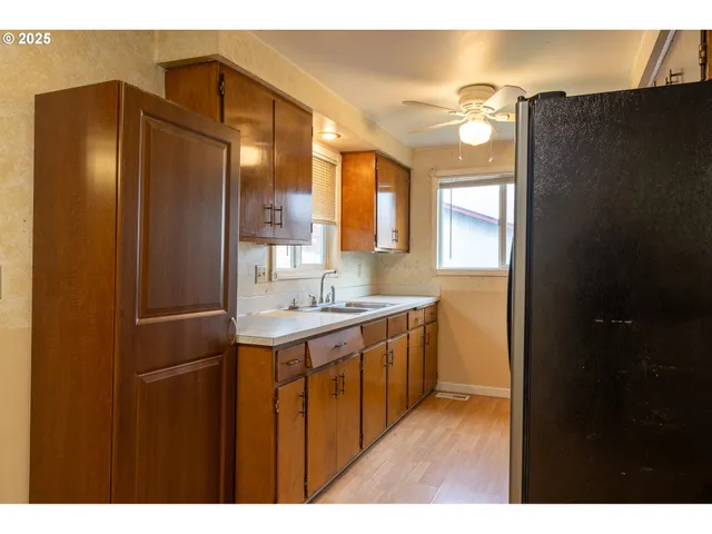 $199,000 | 301 Northwest Midway Street, Winston, OR 97496