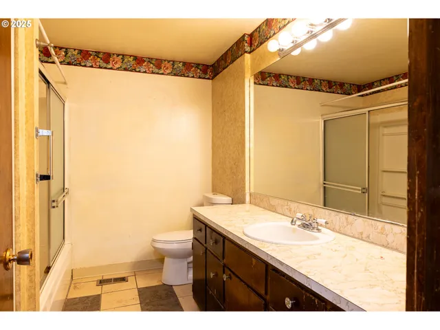 $199,000 | 301 Northwest Midway Street, Winston, OR 97496