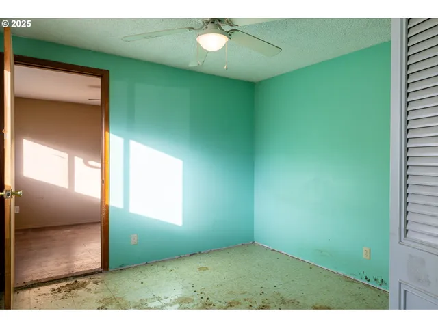 $199,000 | 301 Northwest Midway Street, Winston, OR 97496