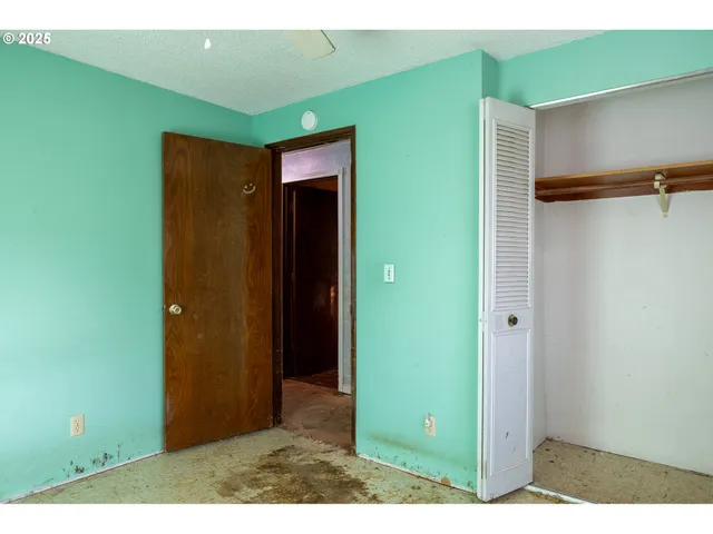 $199,000 | 301 Northwest Midway Street, Winston, OR 97496