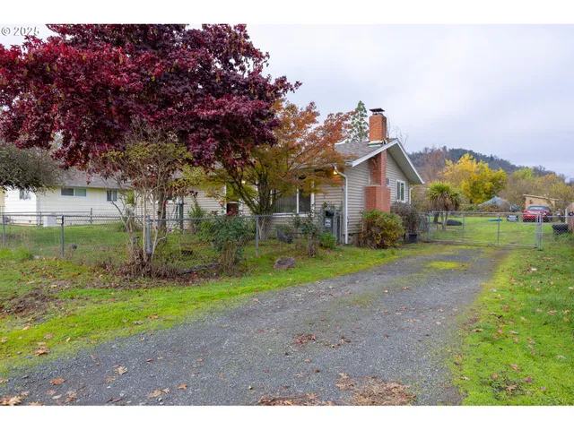 $199,000 | 301 Northwest Midway Street, Winston, OR 97496