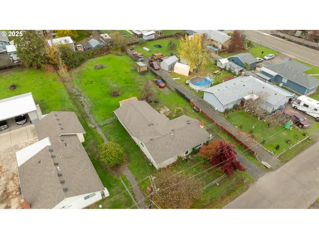 $199,000 | 301 Northwest Midway Street, Winston, OR 97496