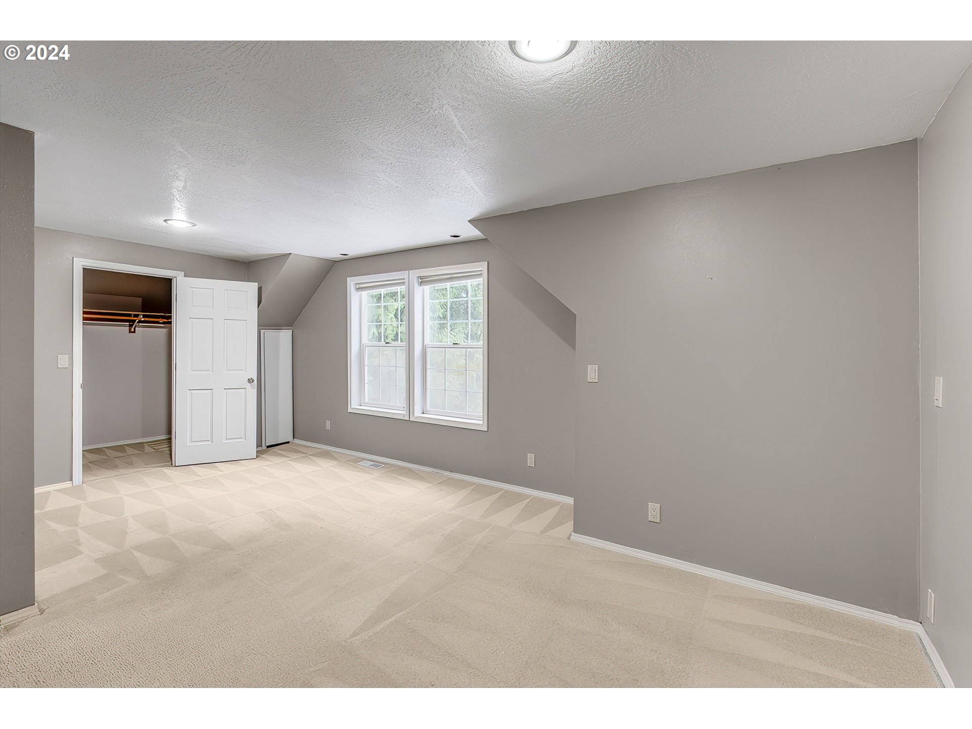 244 Ross Road Kelso, WA 98626 - Photo 25 of 35 Bedroom