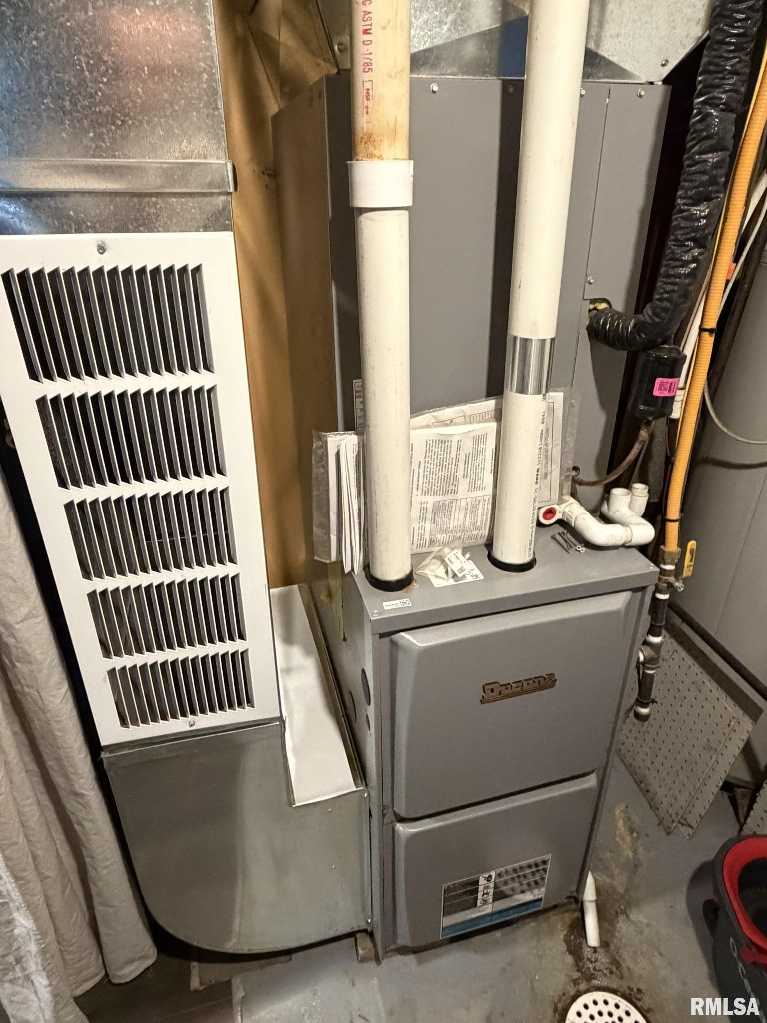 1418 Wheeler Lane Canton, IL 61520 - Photo 35 of 46