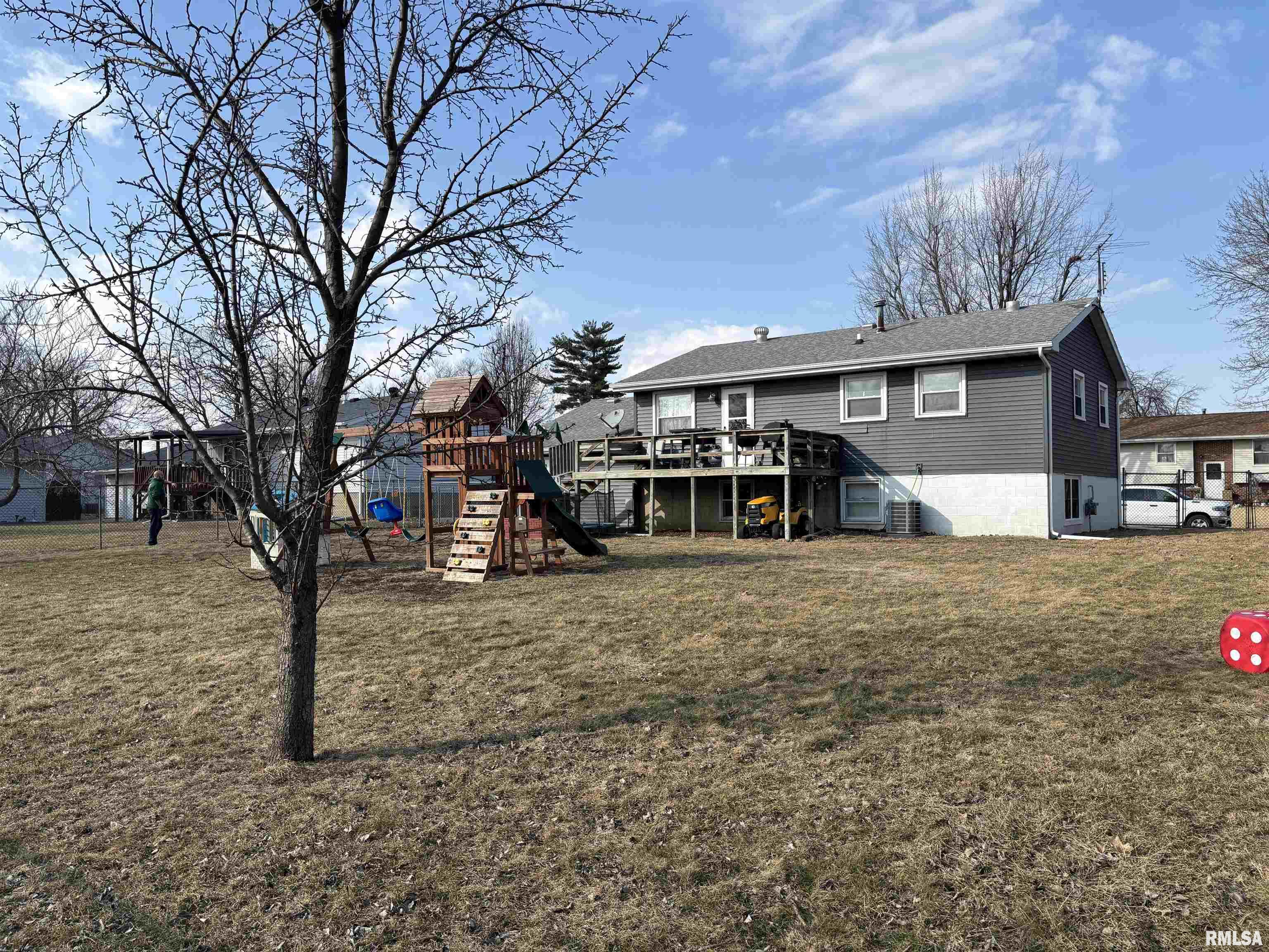 1418 Wheeler Lane Canton, IL 61520 - Photo 4 of 46