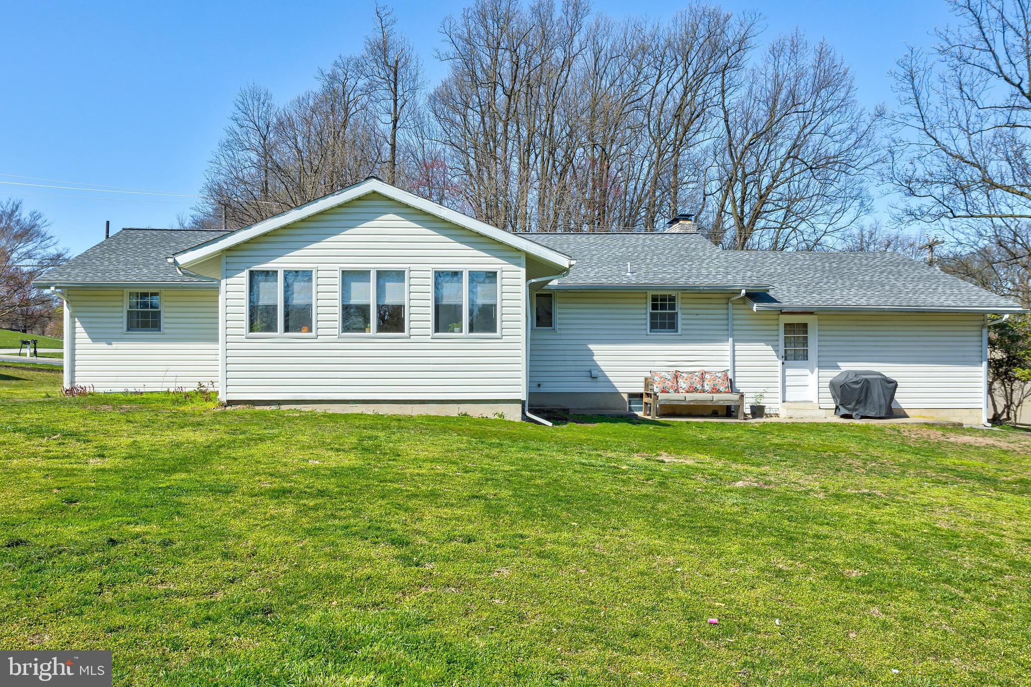 1045 Waltonville Road Hummelstown, PA 17036 - Photo 4 of 35 Gallery Image 4