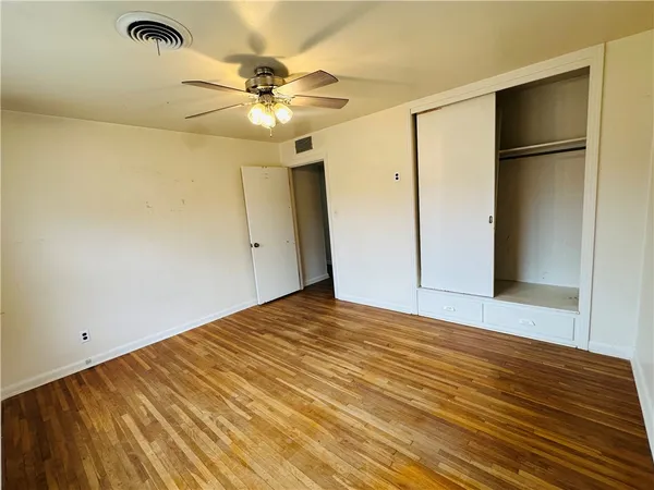 a view of a livingroom with a dishwasher