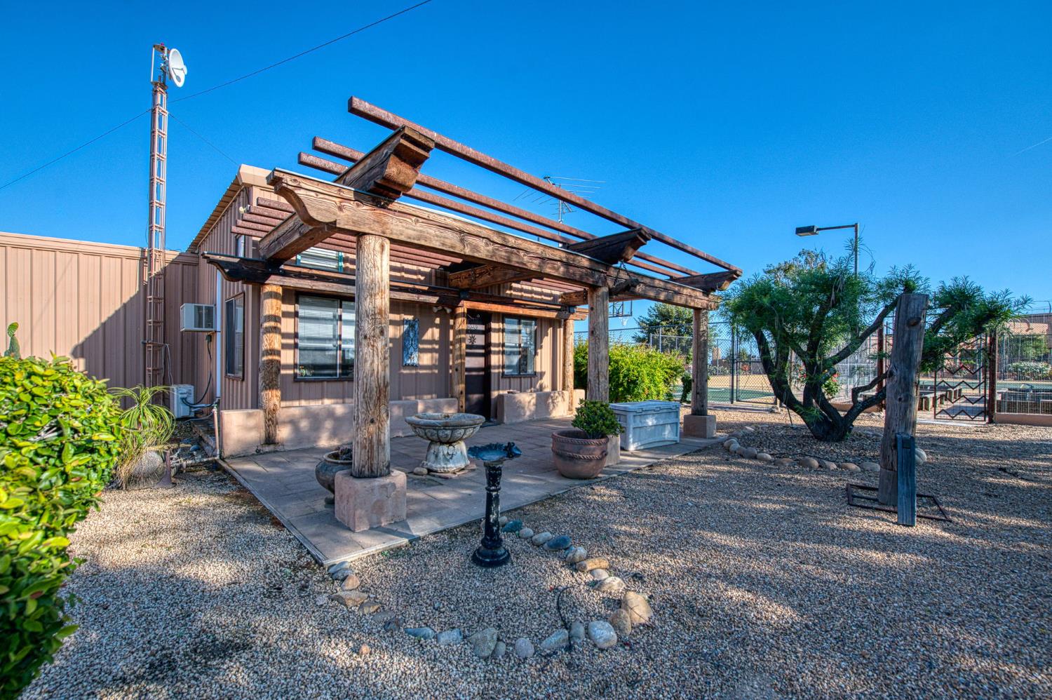 15516 North Friant Road Friant, CA 93626 - Photo 95 of 99 Guest House 2 entrance