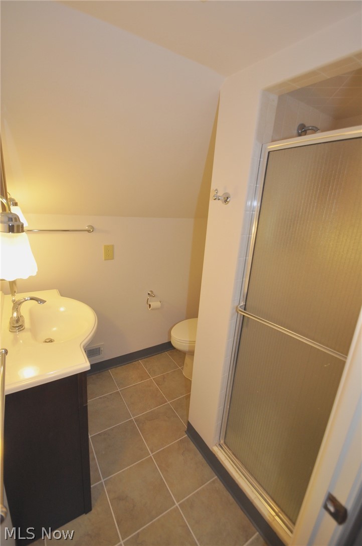 1378 Dorsh Road Cleveland, OH 44121 - Photo 23 of 32