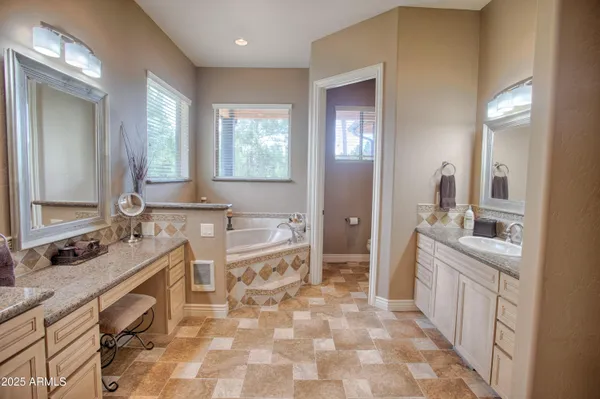 $1,590,000 | 910 South Barberry Lane, Show Low, AZ 85901