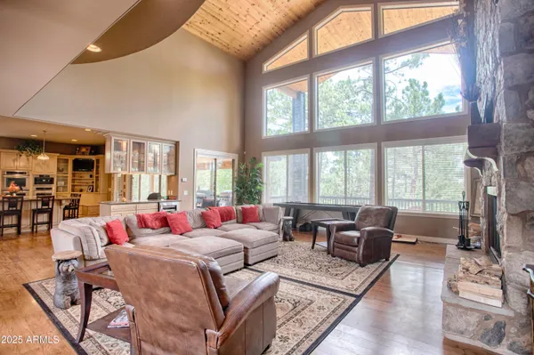 $1,590,000 | 910 South Barberry Lane, Show Low, AZ 85901