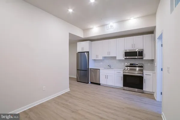 $1,329 | 1330-34 South Patton Street, Unit 409, Philadelphia, PA 19146