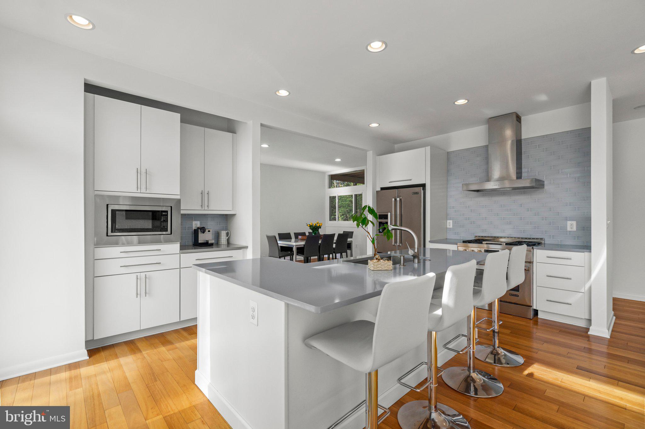 1042 Delf Drive McLean, VA 22101 - Photo 7 of 29 stainless appliances