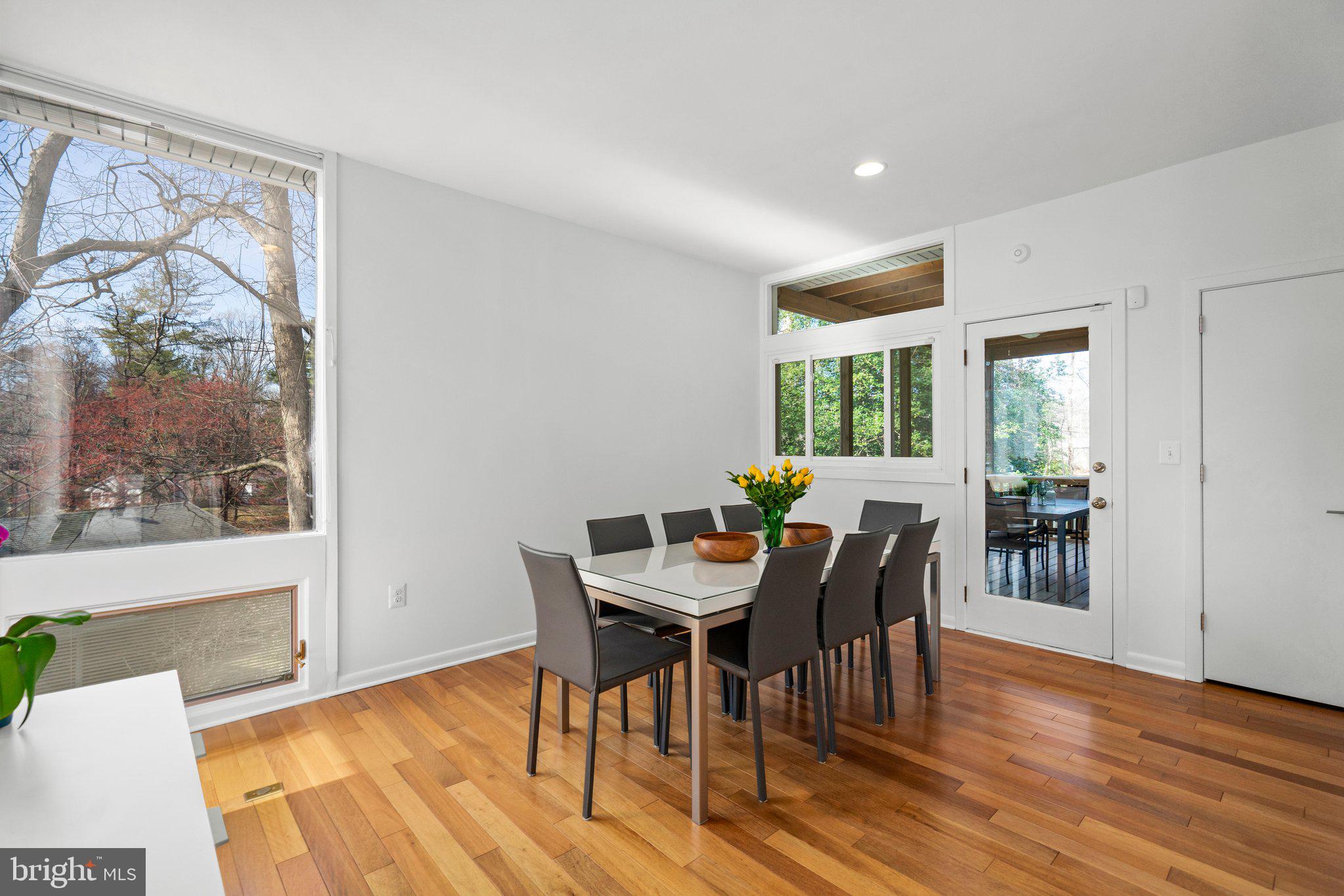 1042 Delf Drive McLean, VA 22101 - Photo 9 of 29 dining space